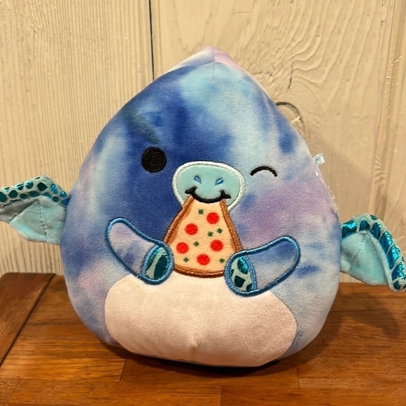 Squishmallows Other - 𝅺SQUISHMALLOWS Talib eating pizza